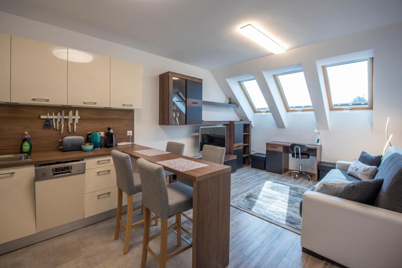 Zsuka Apartman Free Parking Pecs Ngoại thất bức ảnh