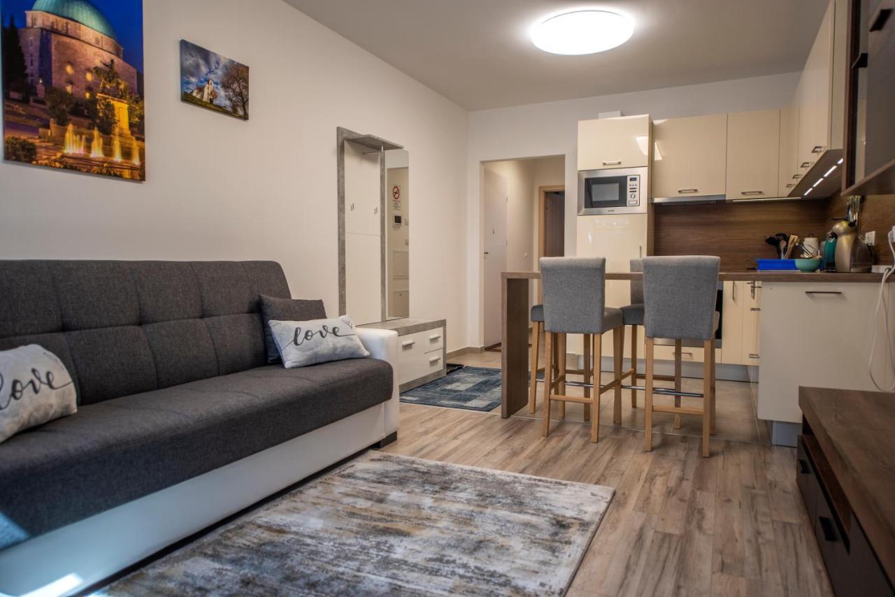Zsuka Apartman Free Parking Pecs Ngoại thất bức ảnh