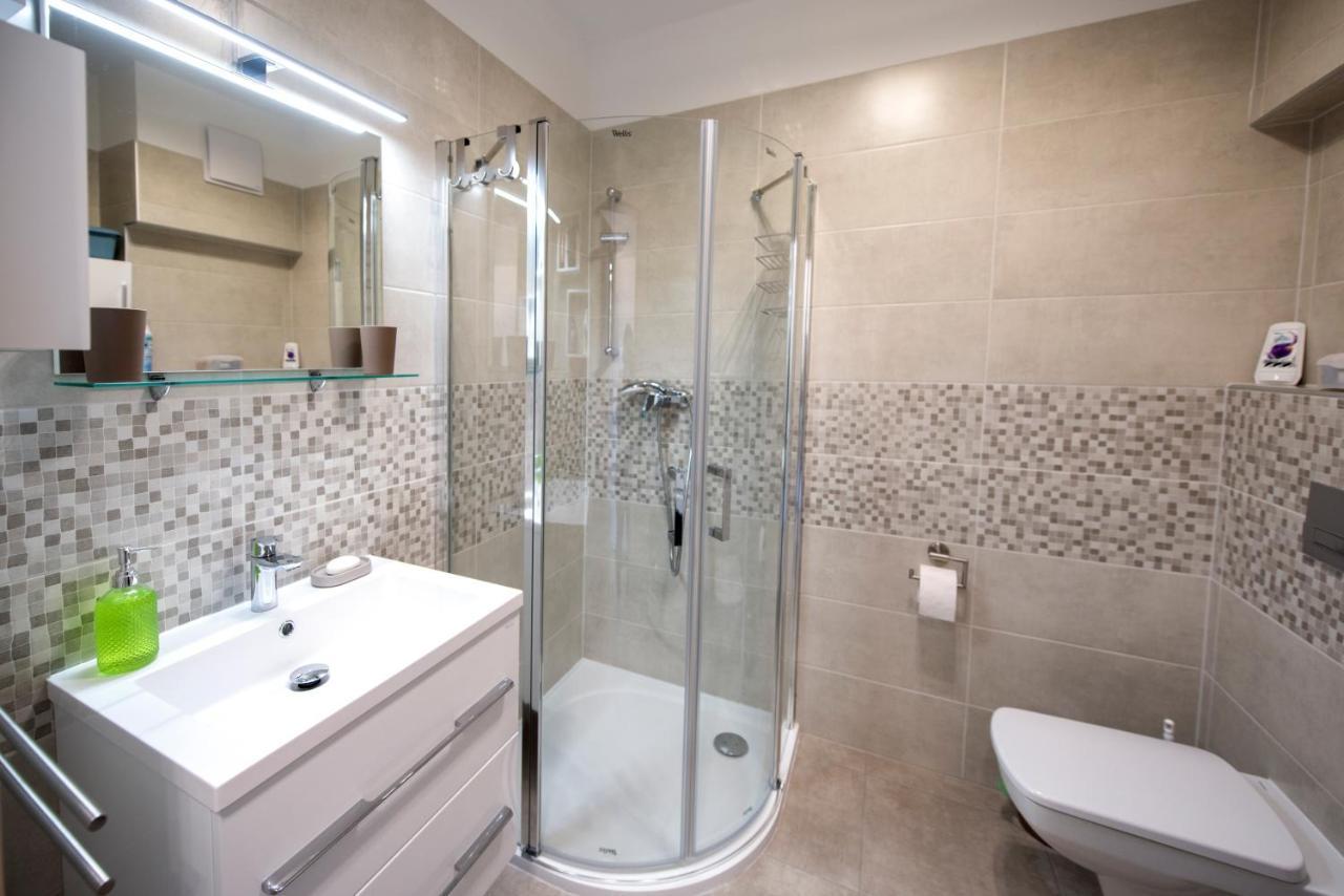 Zsuka Apartman Free Parking Pecs Ngoại thất bức ảnh