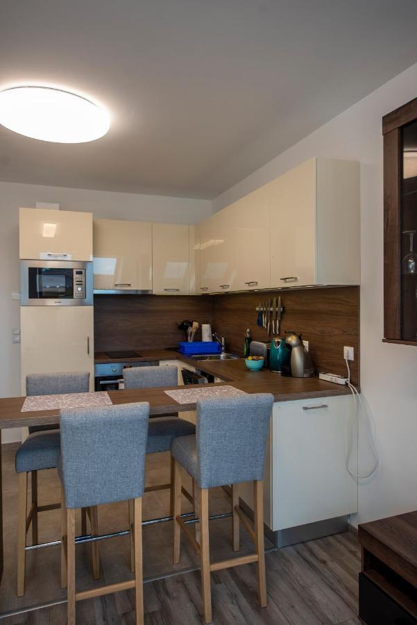 Zsuka Apartman Free Parking Pecs Ngoại thất bức ảnh